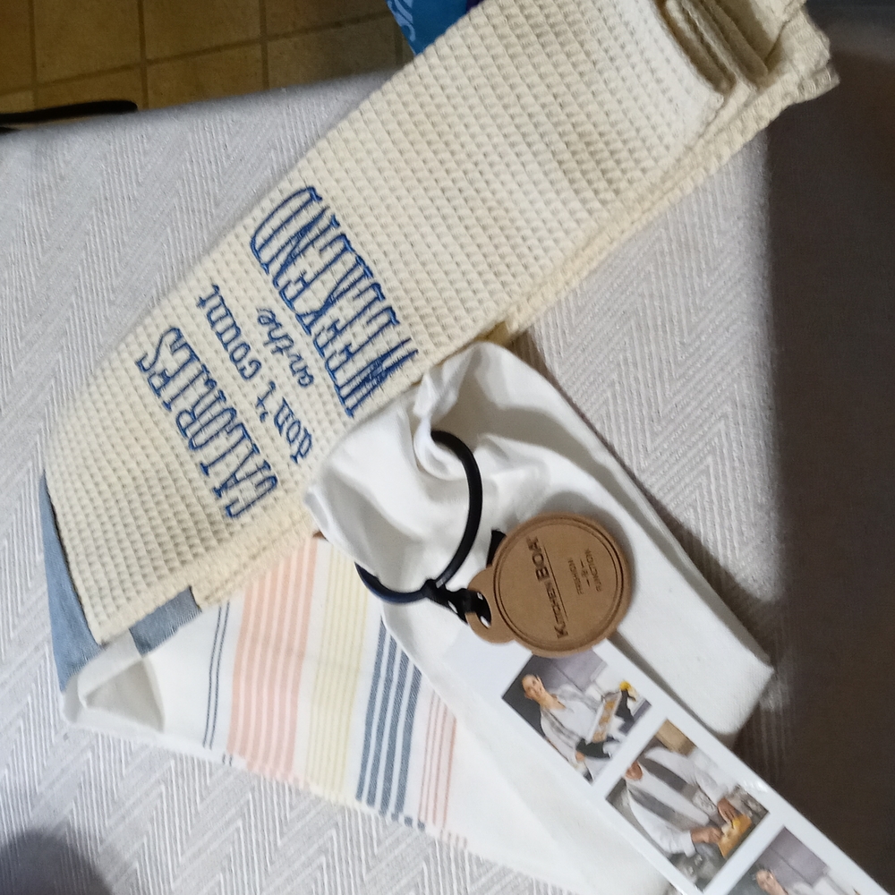 Kitchen BOA | NWT | Calories don't count on the Weekend